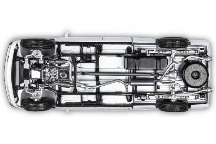 Revell 1999 Chevy Silverado Custom Pickup Revell 1999 Chevy Silverado Custom Pickup