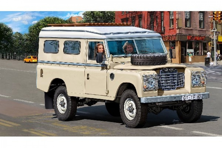 Revell Modellsett Land Rover Series III LWB 1:24 Revell Modellsett Land Rover Series III LWB 1:24