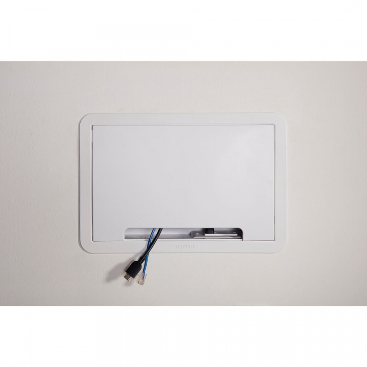 SANUS Innebygd Mediabox 9