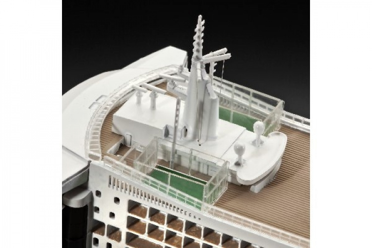 Revell Queen Mary 2
