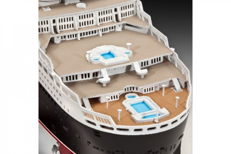 Revell Queen Mary 2