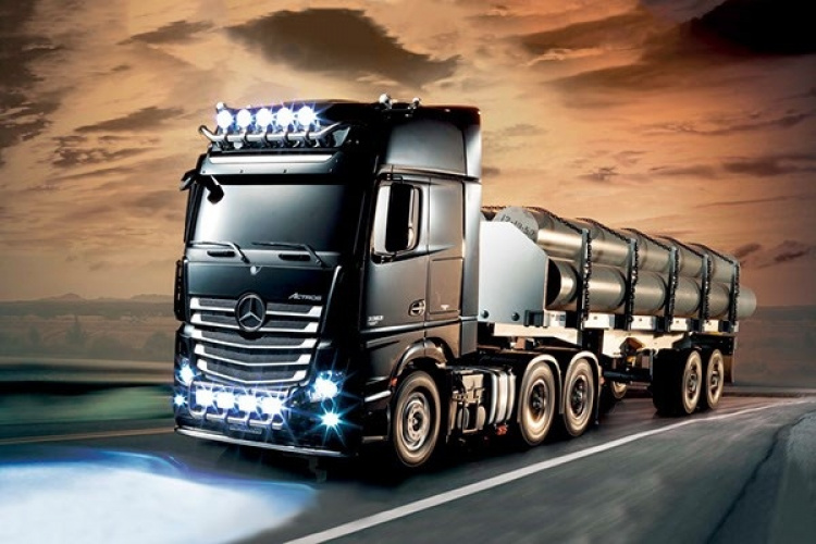 Tamiya 1/14 Mercedes Actros 3363 GigaSpace Tamiya 1/14 Mercedes Actros 3363 GigaSpace