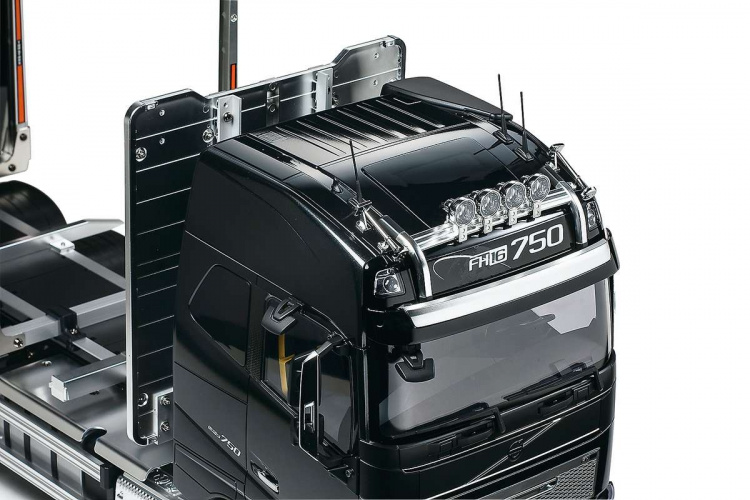 Tamiya 1:14 R/C Volvo FH16 Globetrotter 750 6x4 Timber Truck 1:14 R/C Volvo FH16 Globetrotter 750 6x4 Timber Tr