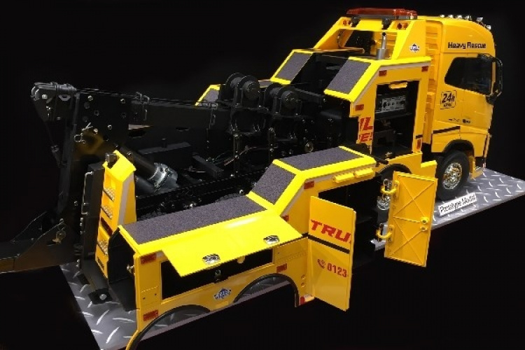 Tamiya 1/14 Volvo FH16 8x4 slepebil Globetrotter 750 Tamiya 1/14 Volvo FH16 8x4 slepebil Globetrotter 750