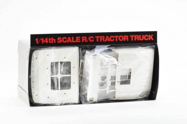 Tamiya 1/14 Volvo FH16 8x4 slepebil Globetrotter 750 Tamiya 1/14 Volvo FH16 8x4 slepebil Globetrotter 750