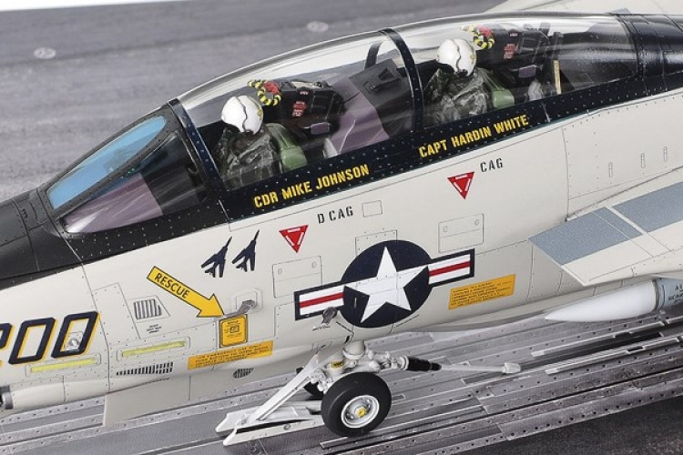 Tamiya 1/48 Grumman F-14A Tomcat™ (sen modell) Tamiya 1/48 Grumman F-14A Tomcat™ (sen modell)
