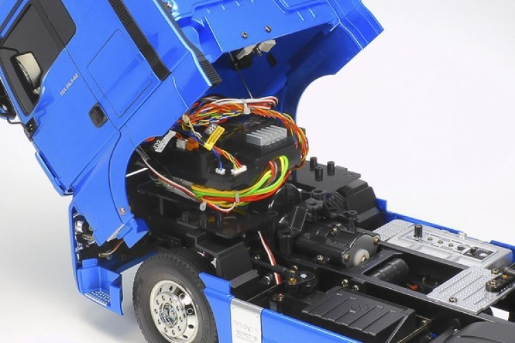 Tamiya 1/14 Man TGX 26.540 6x4 XLX (Light Metallic Blue)