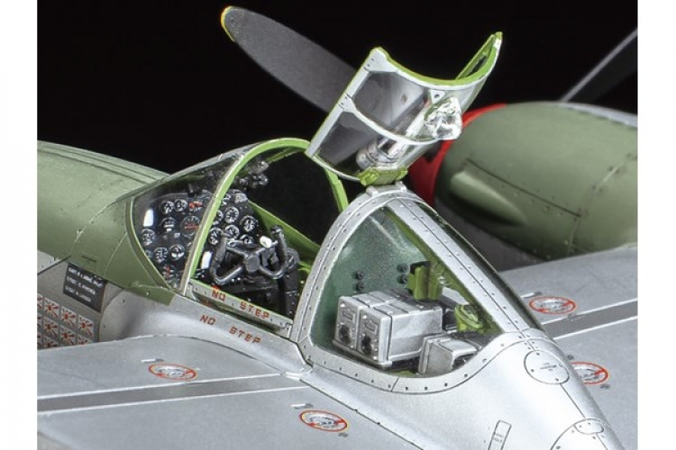 Tamiya 1/48 Lockheed® P-38®J Lightning® i 1:48