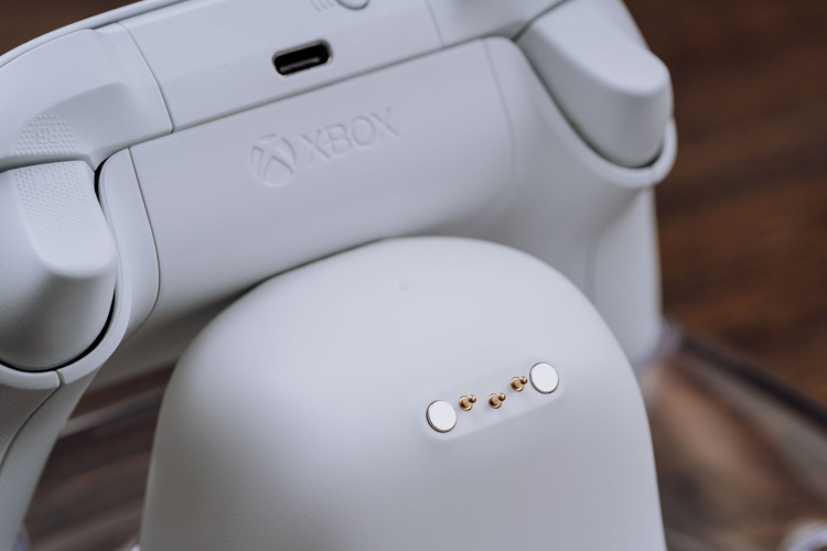 8Bitdo Dobbel ladestasjon, hvit, Xbox