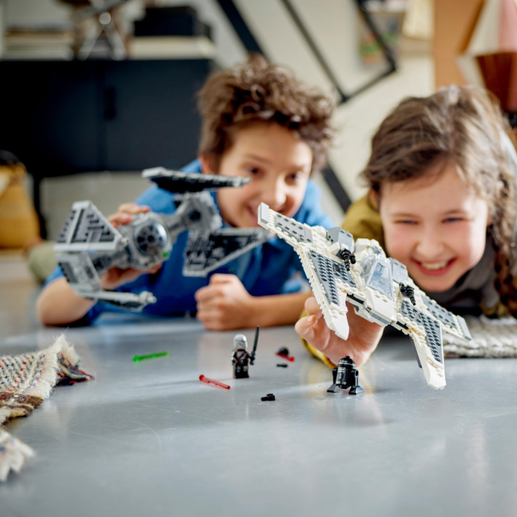 Lego Star Wars 75348 - Mandalorian Fang Fighter vs TIE Interceptor™ - Mandalorian Fang Fighter vs TIE Interceptor