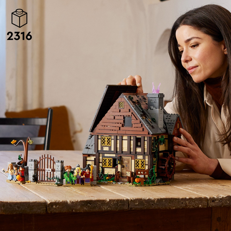 Lego Ideas 21341 - Disney Hokus Pokus: Hytta til Sanderson-søstrene