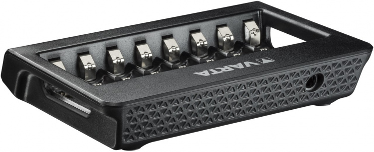Varta LCD Multi Charger+ (type 57681) lader opptil 8 AA- eller AAA-batterier (NiMH) samtidig