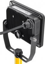 Goobay LED-konstruksjonslyskaster med teleskopstativ, 30 W med 2550 lm og nøytralhvitt lys (4000 K), egnet for innendørs og utendørs bruk (IP65)