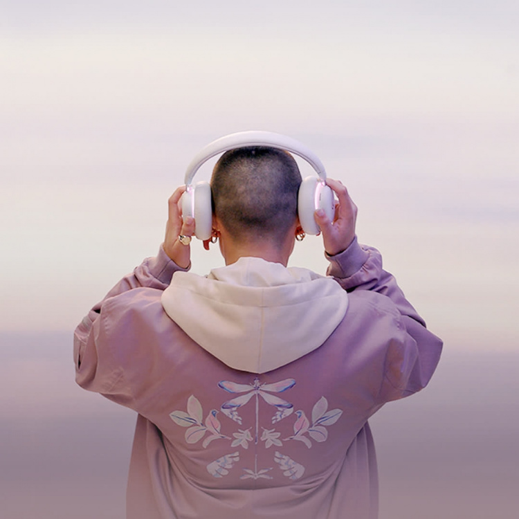 Logitech G735 trådløst spillhodesett, off white