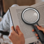 LogiLink Forstørrelsesglass Ø9cm med LED-belysning