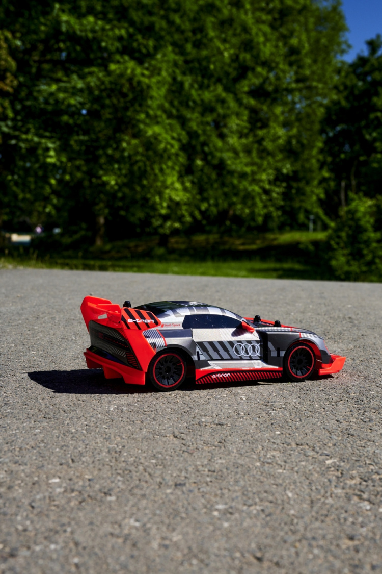 Dickie Toys Audi S1 E-Tron Quattro Drifting - fjernstyrt bil, RTR