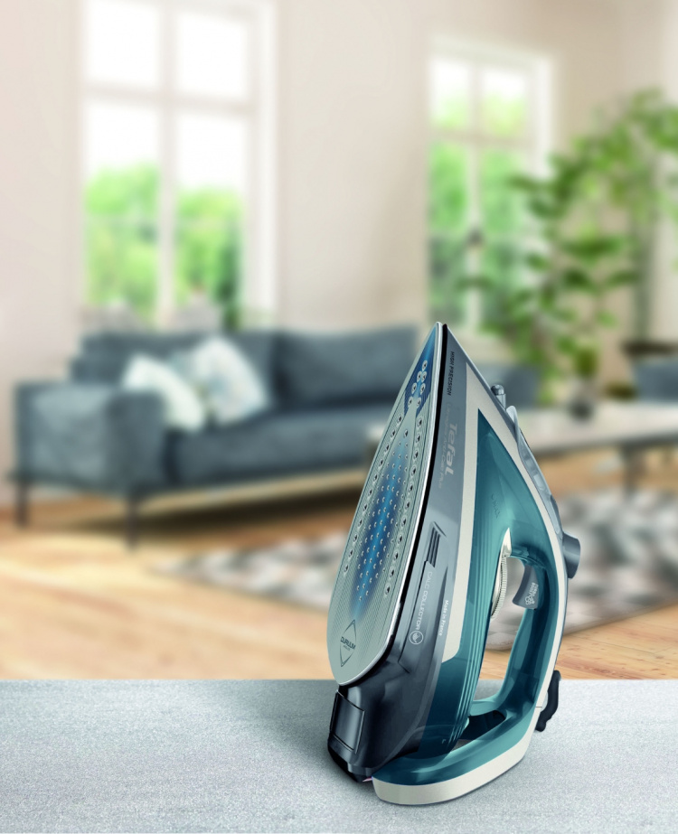 Tefal Ultragliss Plus Anti-Calc FV6842E0 Strykejern, blå