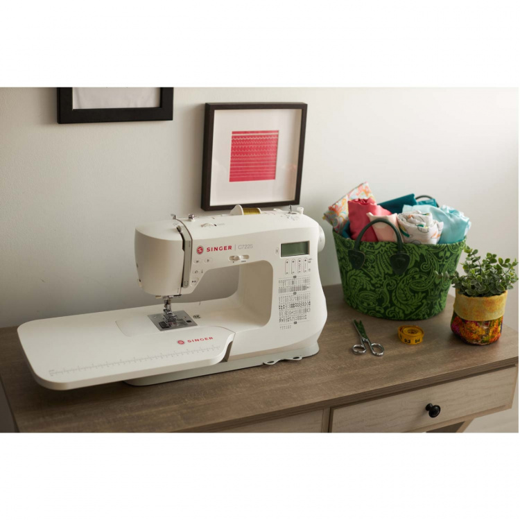 Singer Symaskin C7225 Elektronisk 97 sting inkl. forlengerbord Singer Symaskin C7225 Elektronisk 97 sting inkl. forlengerbord