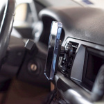 Forever MACH-100 - Bilholder med trådløs lading for smarttelefoner, 15 W, svart