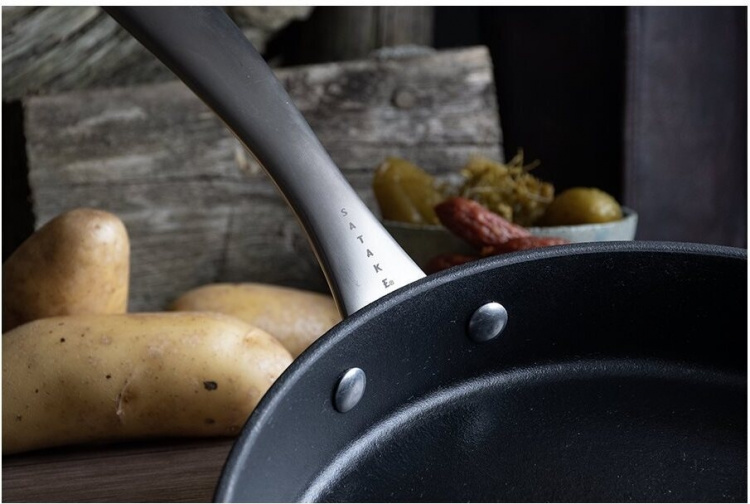 SATAKE stekepanne i støpejern, 22 cm