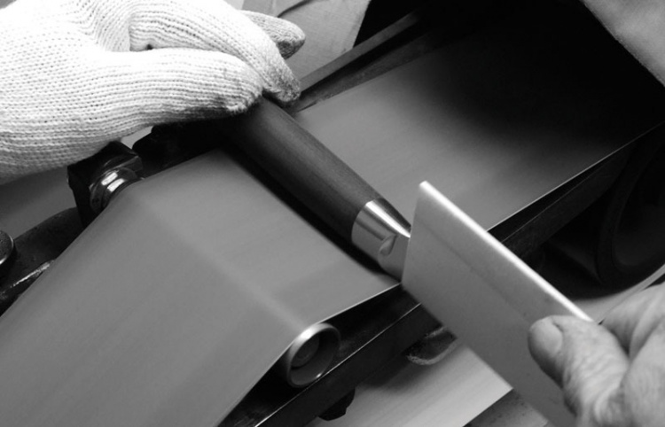 KAI Shun Classic DM0718 18 cm - Santoku-kniv med oval sliping