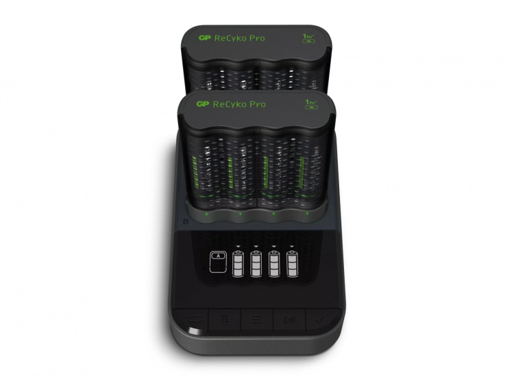 GP Pro lader 2 stk. med ladestasjon + 8xAA fotoflash (PB)