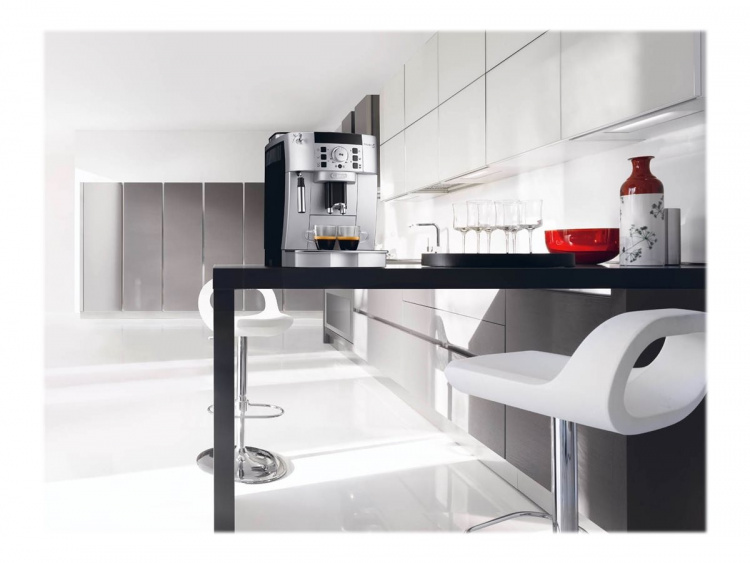 Delonghi De\'Longhi Magnifica S ECAM 22.110.SB Automatisk kaffemaskin Sølv/svart