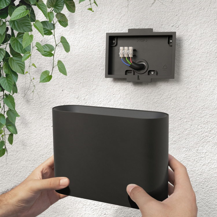 Philips Hue Dymera innendørs- og utendørs vegglampe hvit og fargeambiance svart Philips Hue Dymera innendørs- og utendørs vegglampe hvit og fargeambiance svart