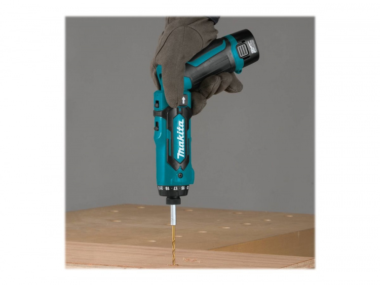 Makita DF012DSE Drill/driver 2 batterier inkludert 1/4 innvendig sekskant