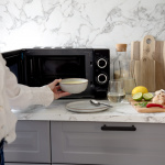 Champion Mikrobølgeovn 20L 700W MW211 Svart