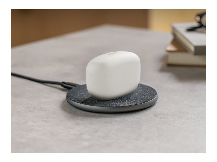 Sony WF-1000XM5 True Wireless-hodetelefoner i sølv Sony WF-1000XM5 True Wireless-hodetelefoner i sølv