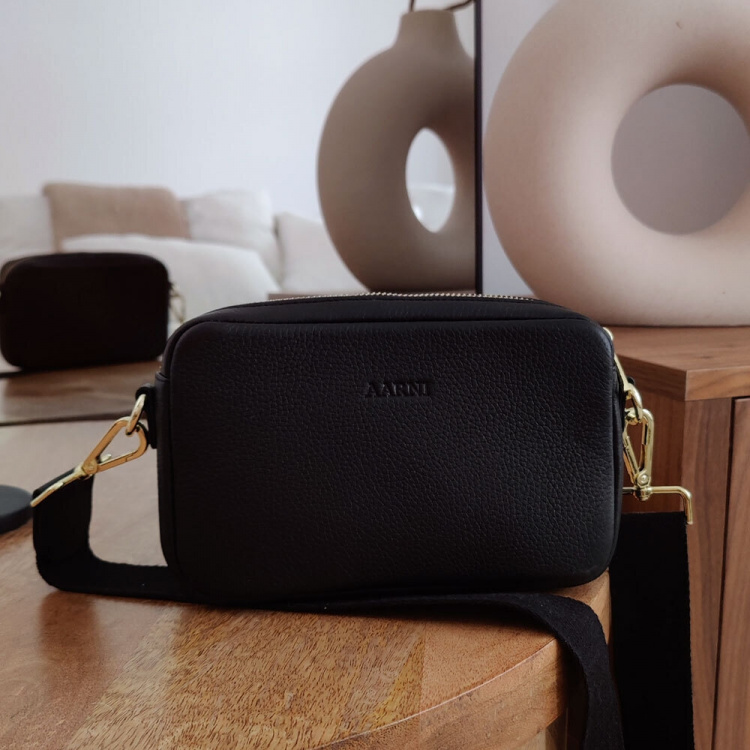 Aarni Crossbody Bag, svart, sølvfarget glidelås