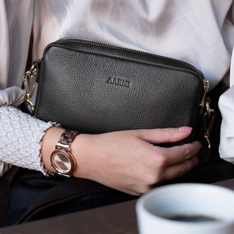 Aarni Crossbody Bag, svart, sølvfarget glidelås