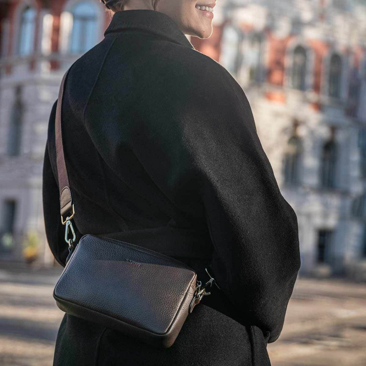 Aarni Crossbody Bag, svart, sølvfarget glidelås