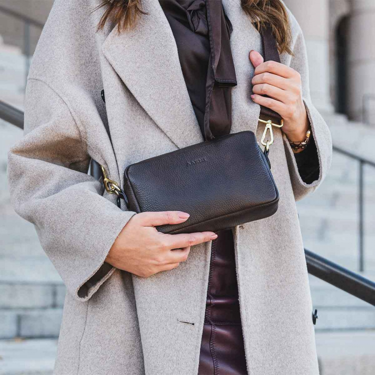 Aarni Crossbody Bag, svart, sølvfarget glidelås