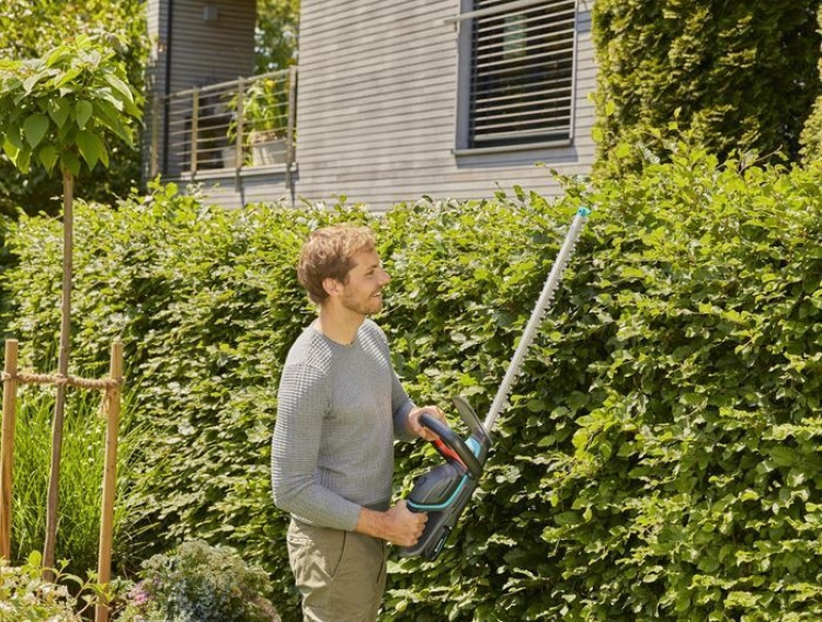 GARDENA ComfortCut 60 18V P4A batteridrevet hekksaks med 2,6 Ah batteri