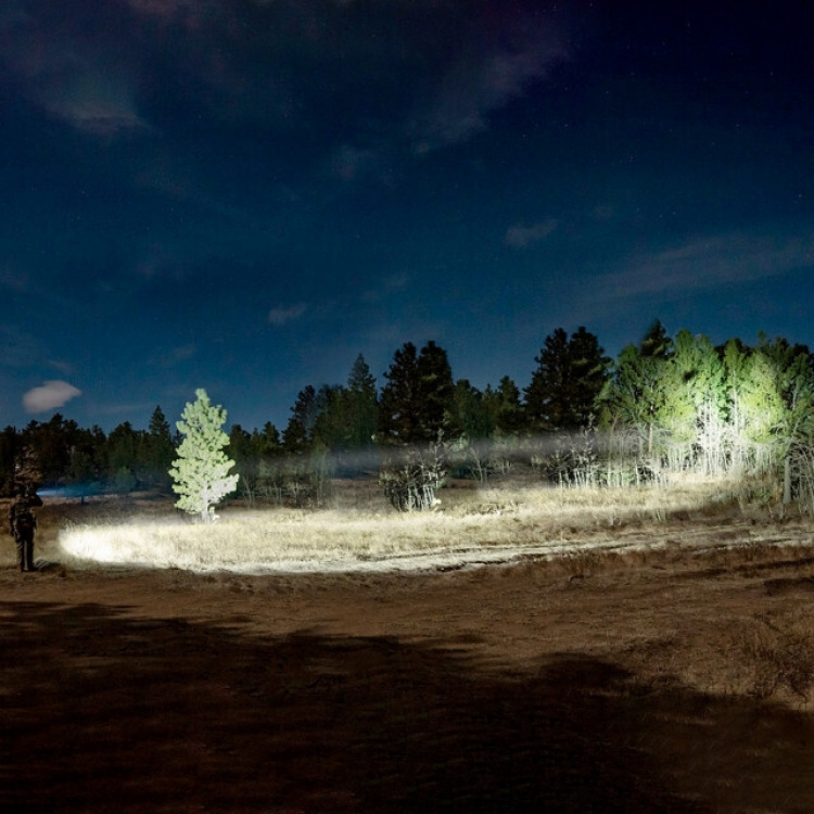 Fenix TK20R V2 TAC lommelykt