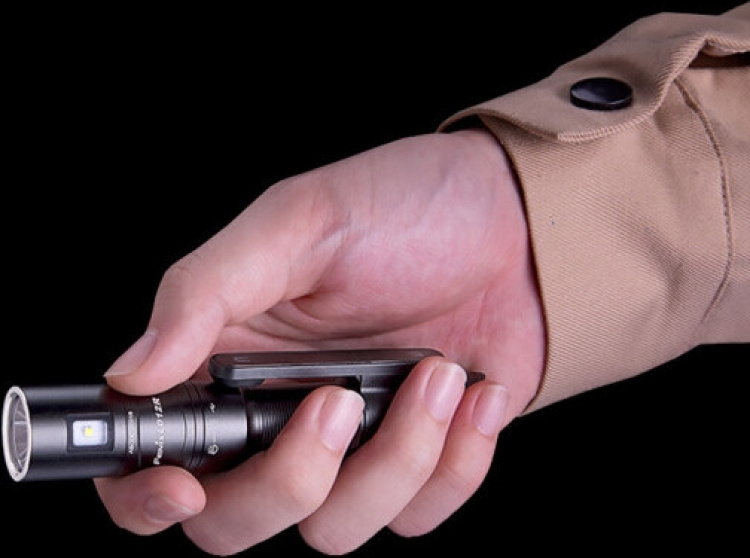 Fenix LD12R lommelykt, 600 lm