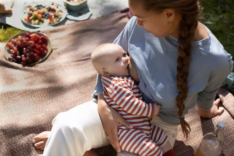 Philips Avent SCY673/81 Natural Response AirFree tåteflaske, 260 ml, elefant Philips Avent SCY673/81 Natural Response AirFree tåteflaske, 260 ml, elefant