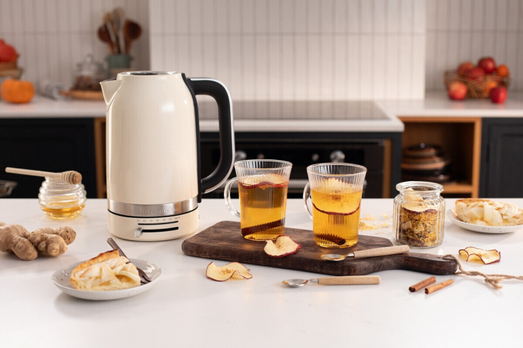 KitchenAid 5KEK1701EAC vannkoker, kremfarget