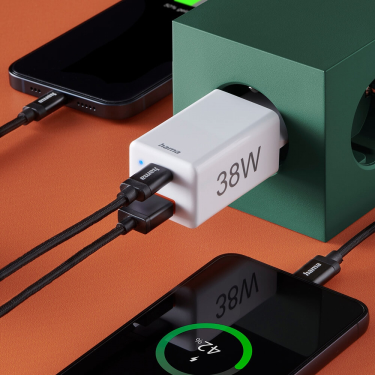 Hama Minilader USB-C + USB-A Qualcomm 3.0 38W Hvit Hama Minilader USB-C + USB-A Qualcomm 3.0 38W Hvit