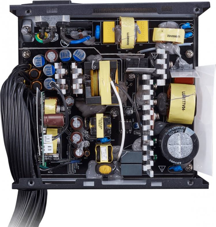 Cooler Master MWE Bronze V2 ATX-strømforsyning, 450 W Cooler Master MWE Bronze V2 ATX-strømforsyning, 450 W