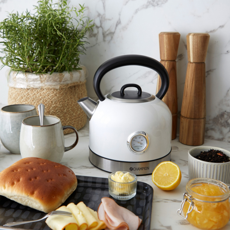 Champion Vannkoker Retro 1,7L VK402 Creme hvit Champion Vannkoker Retro 1,7L VK402 Creme hvit