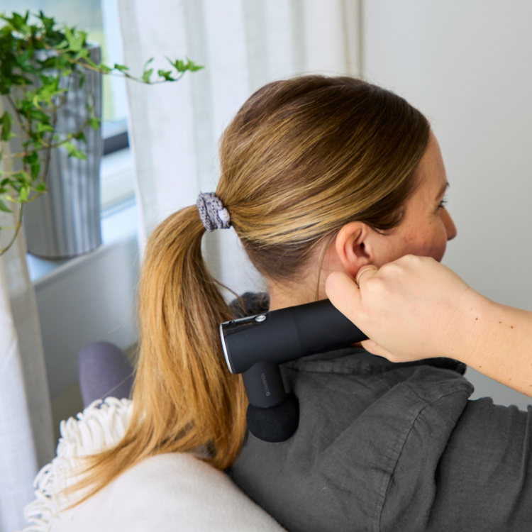 Champion Massasjepistol Compact Power 3300RPM 1800mAh MG400 Svart/sølv