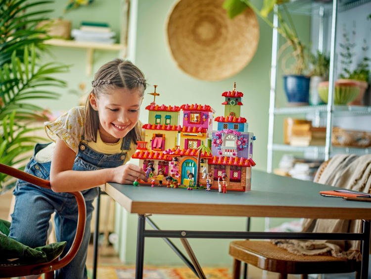 LEGO Disney Princess 43245 - Magisk Madrigalhus