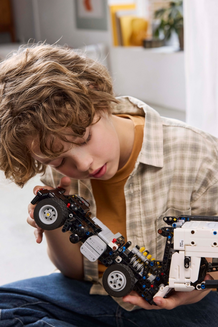 LEGO Technic 42175 - Volvo FMX lastebil og EC230 elektrisk gravemaskin