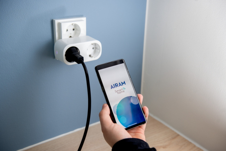 Airam SmartHome 2-delt splitter, IP20 Airam SmartHome 2-delt splitter, IP20