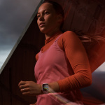Apple Watch Series 9 (GPS + Cellular) 45 mm sølvfarget aluminiumsdeksel og stormblått sportsarmbånd, M/L (MRMH3)