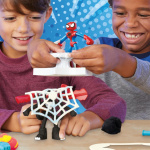 Play-Doh Marvel Spider-Man Launch & Slice lekesett