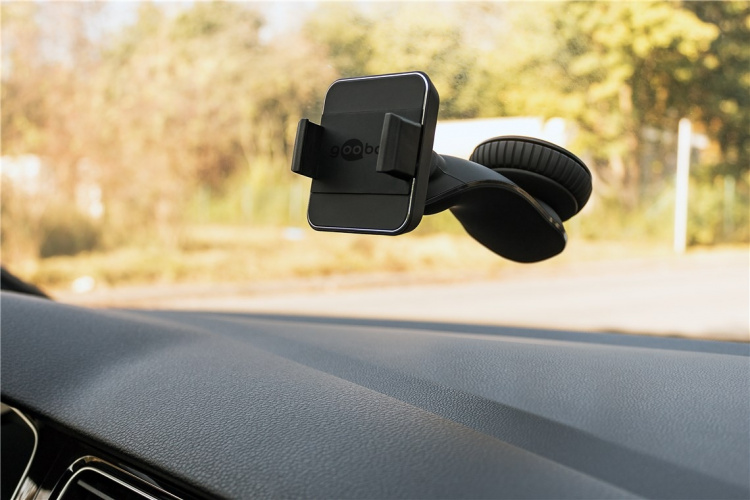 Goobay Smarttelefonholder med sugekopp for enkel og sikker montering i bilen